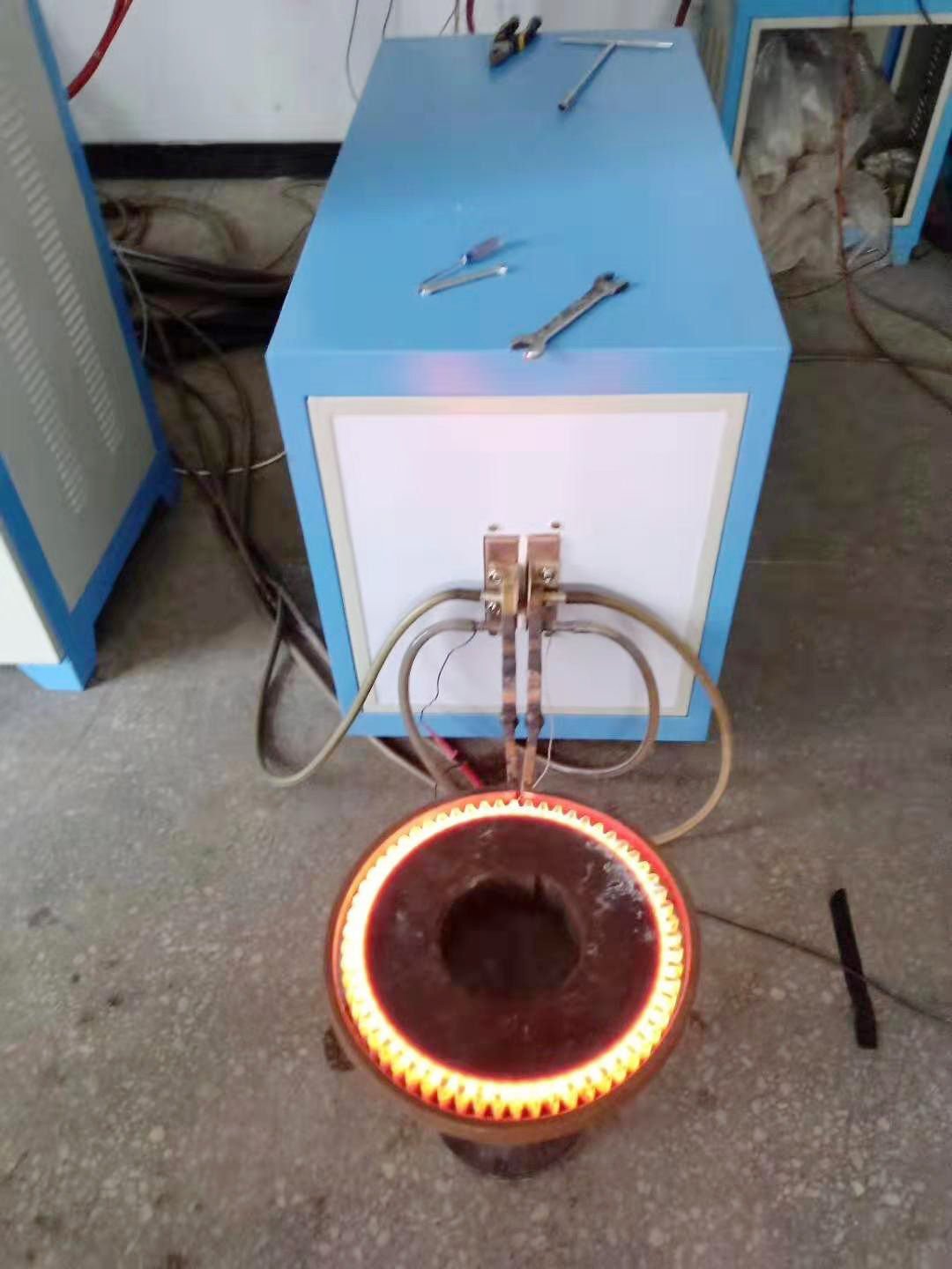 齒輪、鏈輪高頻淬火機 齒輪、鏈輪高頻淬火機